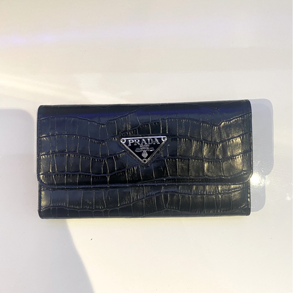 Prada women’s wallet